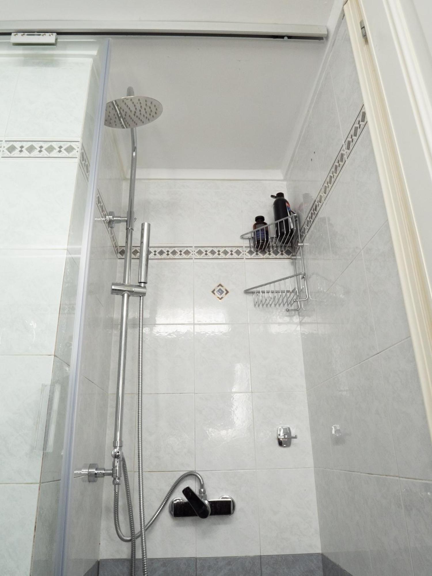 Athina'S Home Пирей Экстерьер фото