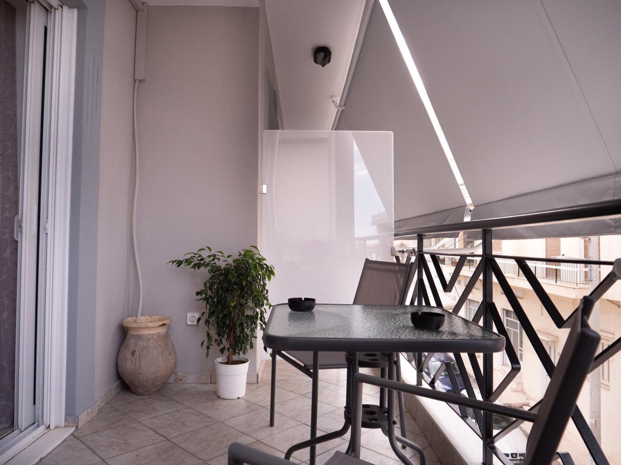 Athina'S Home Пирей Экстерьер фото