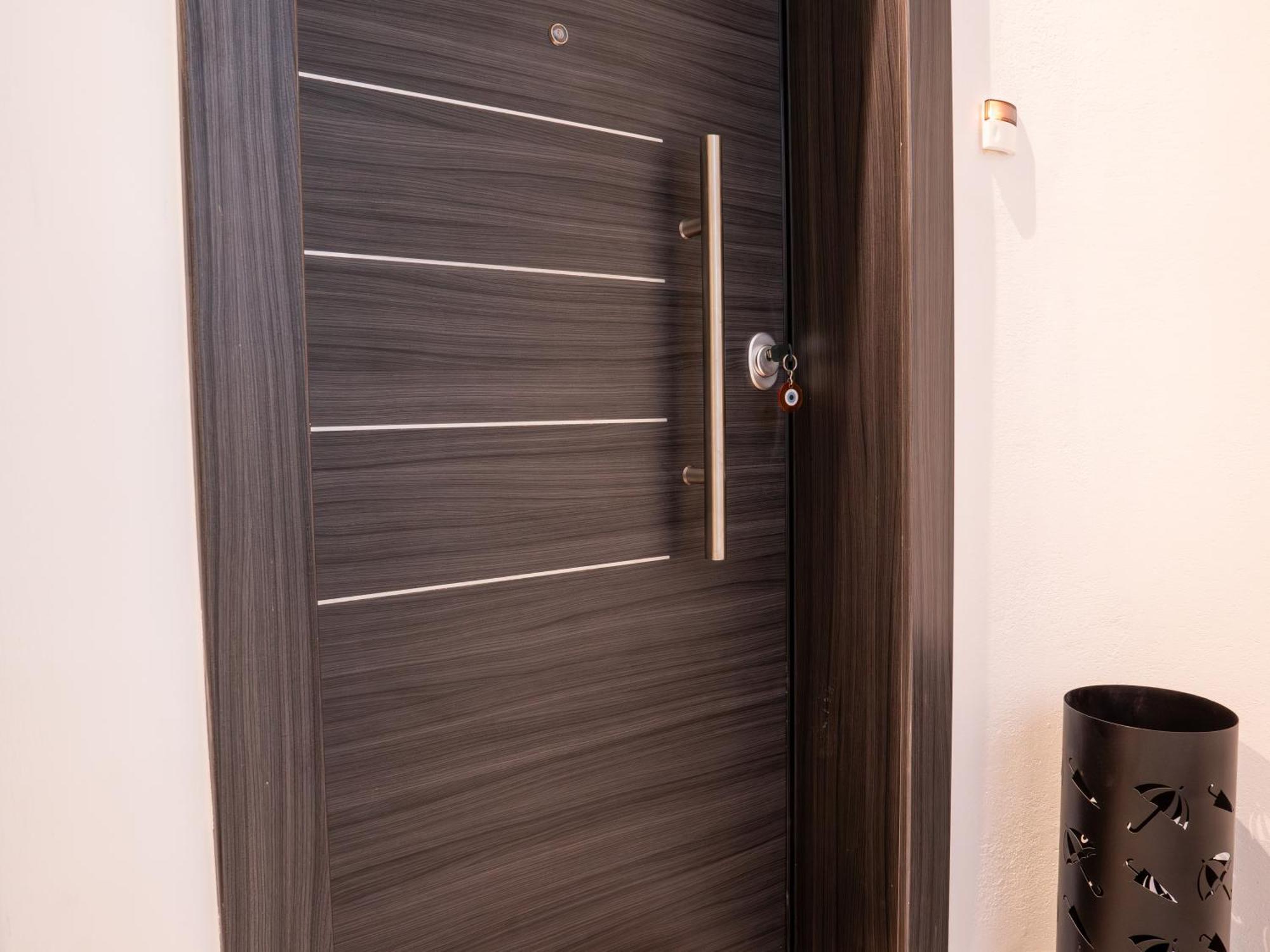 Athina'S Home Пирей Экстерьер фото