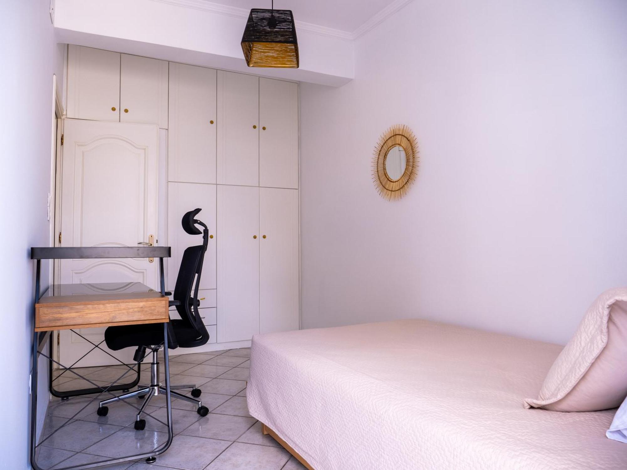 Athina'S Home Пирей Экстерьер фото
