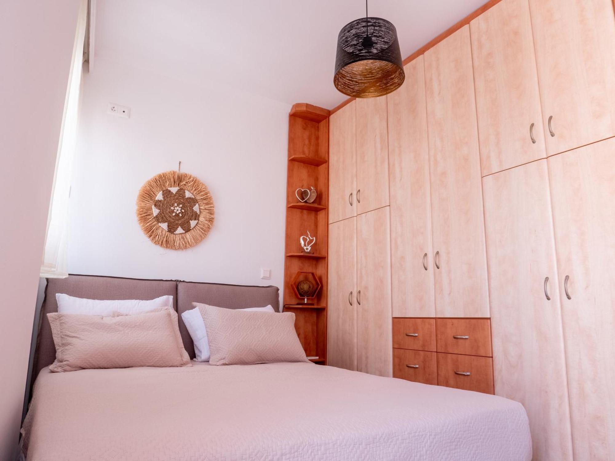 Athina'S Home Пирей Экстерьер фото